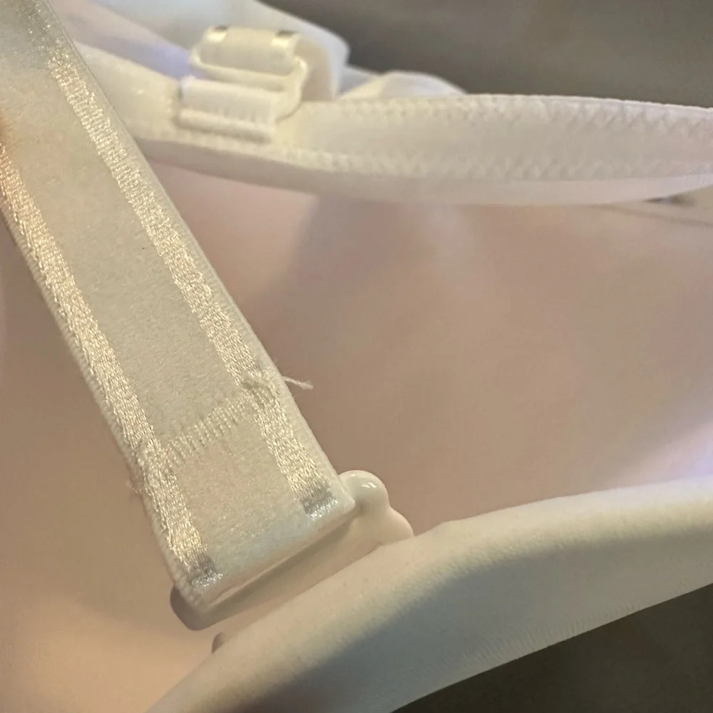 Dominique White Lace Convertible 46DD Convertible Strapless Bra NWT - Picture 8 of 9